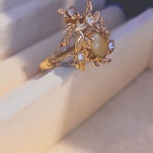 Vintage Tigers Eye & cubic zirconia ladies cocktail ring. Sum Spec brand. 8.5